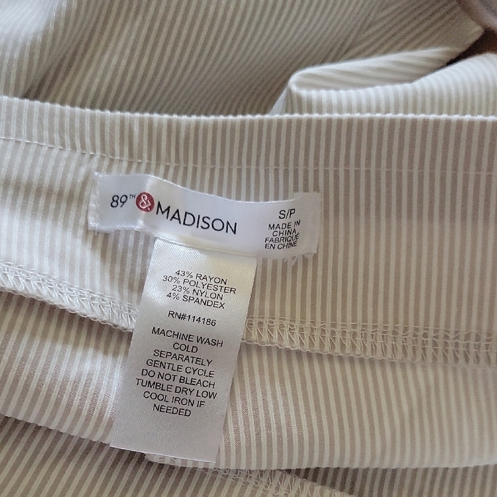 89th & Madison Women's Striped Shorts - Cream